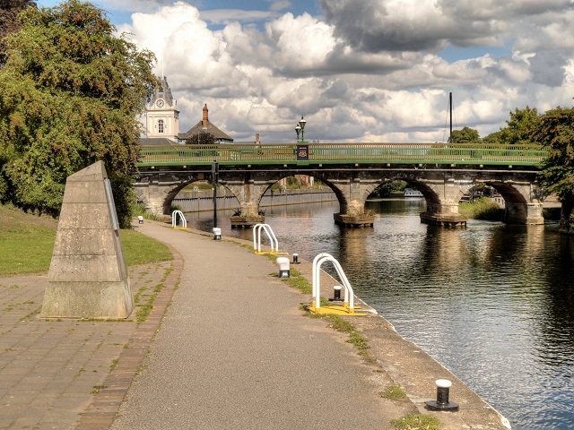 River Trent, Trent Bridge at Newark by David Dixon, CC BY-SA 2.0, via Wikimedia Commons