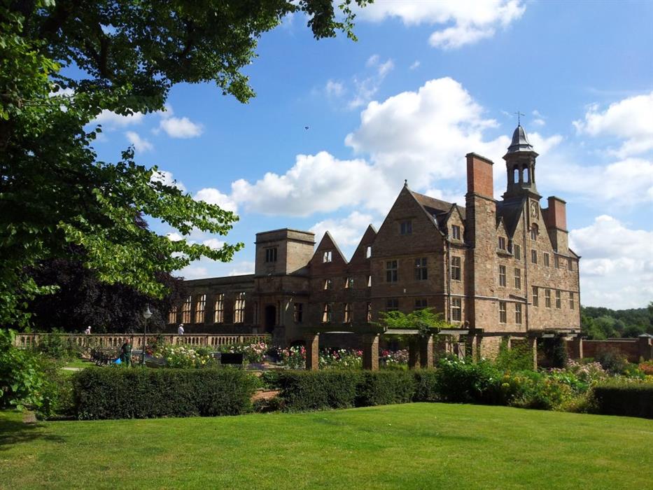 Rufford Abbey in the sunshine