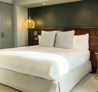 The Orchard Hotel - Suite
