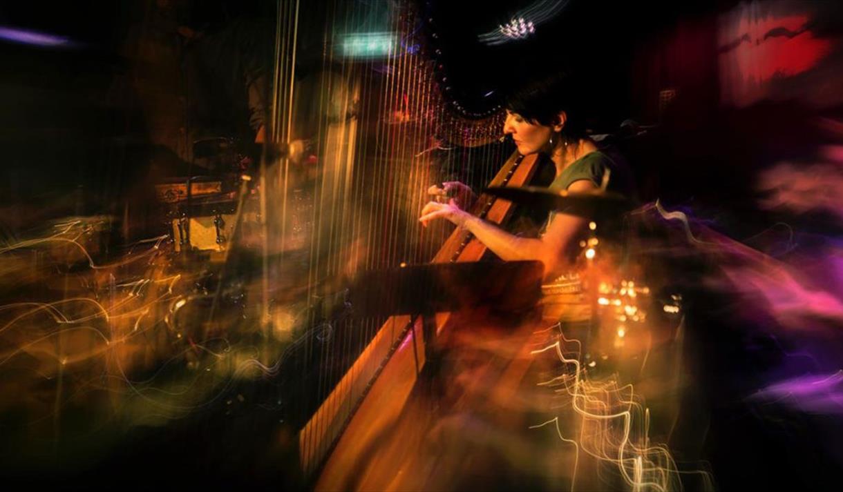 Alina Bzhezhinska, ft. Tony Kofi