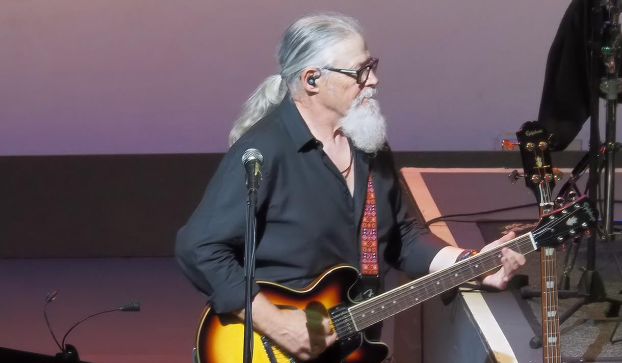 The Searchers and Hollies Experience
