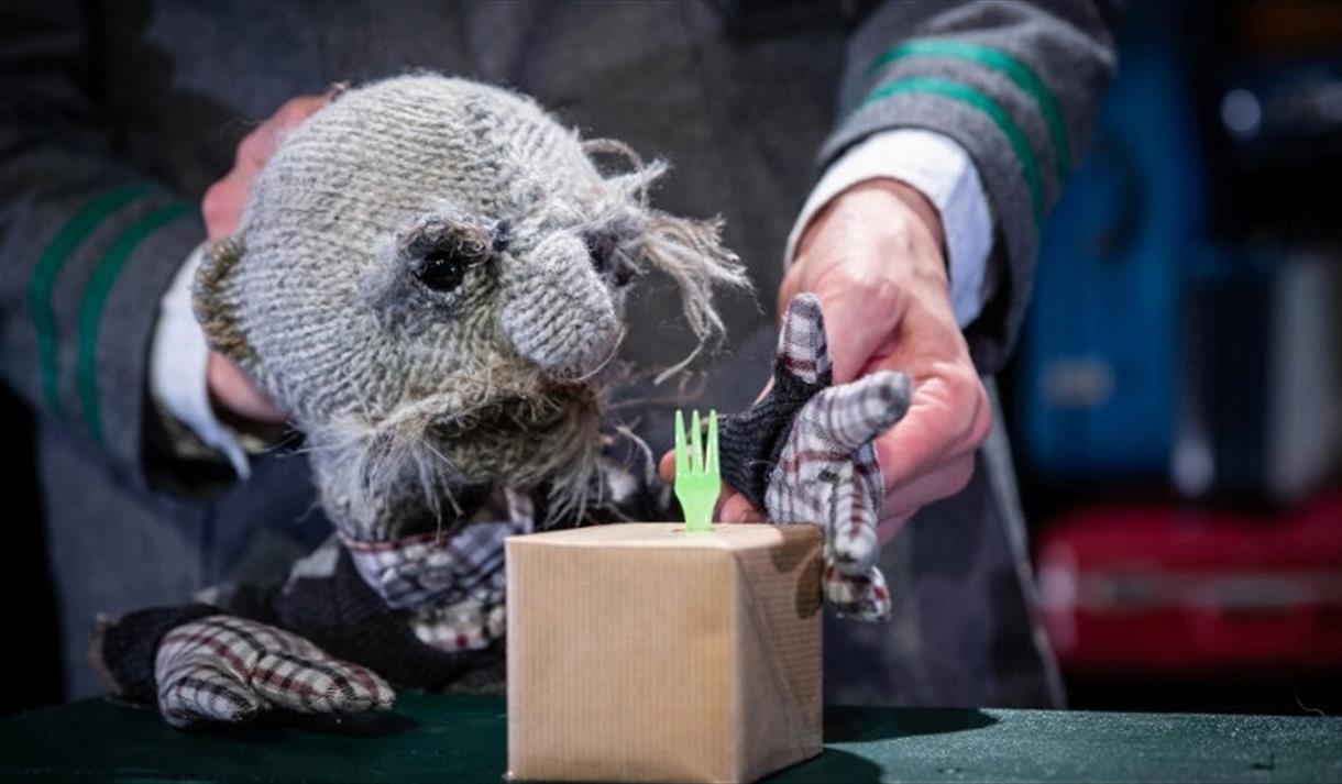 M6 Theatre Company in collaboration with Andy Manley presents LITTLE GIFT event Image 
