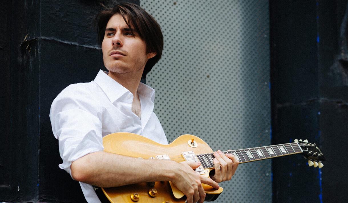 Image of artist connor selby
