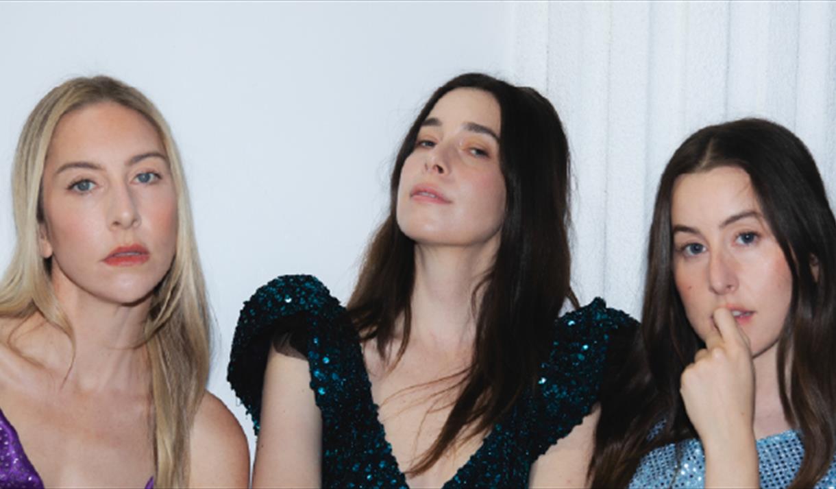 the three members of the band Haim