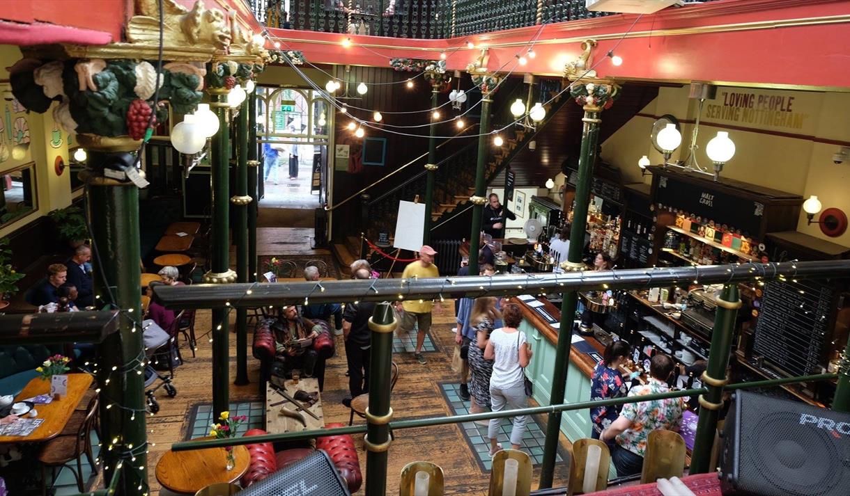 Image of interior of the Old Malt Cross bar