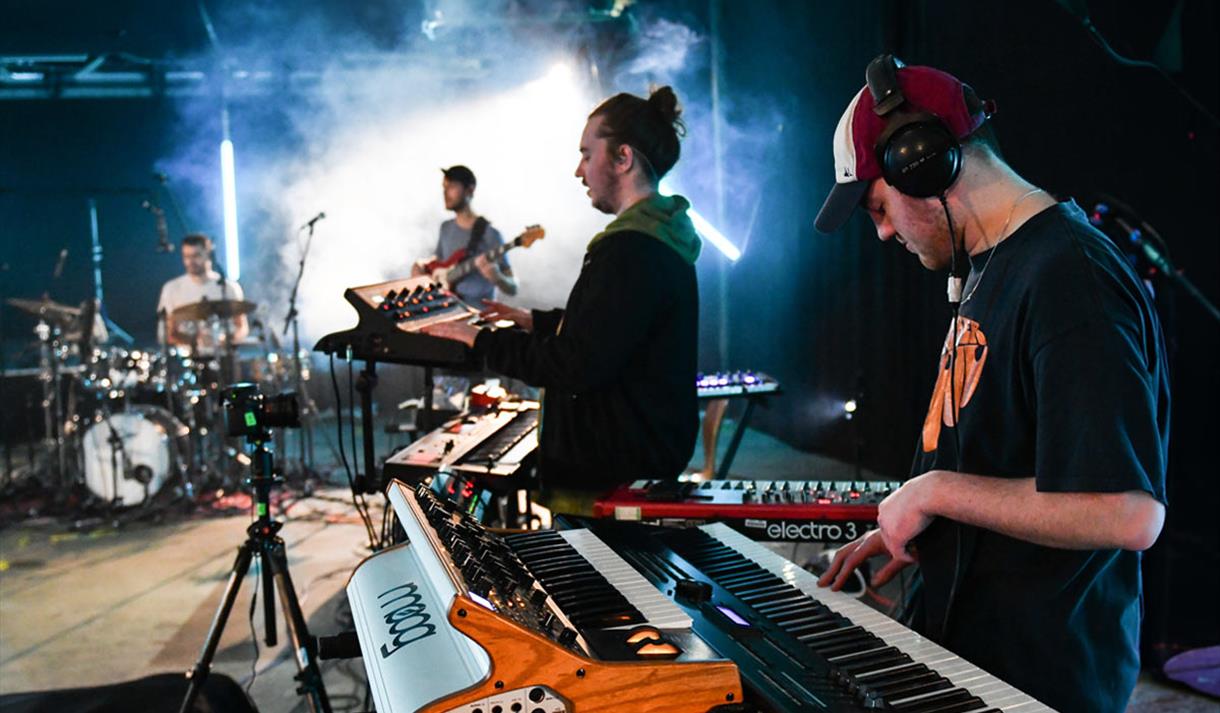 Fat-Suit at Peggy's Skylight