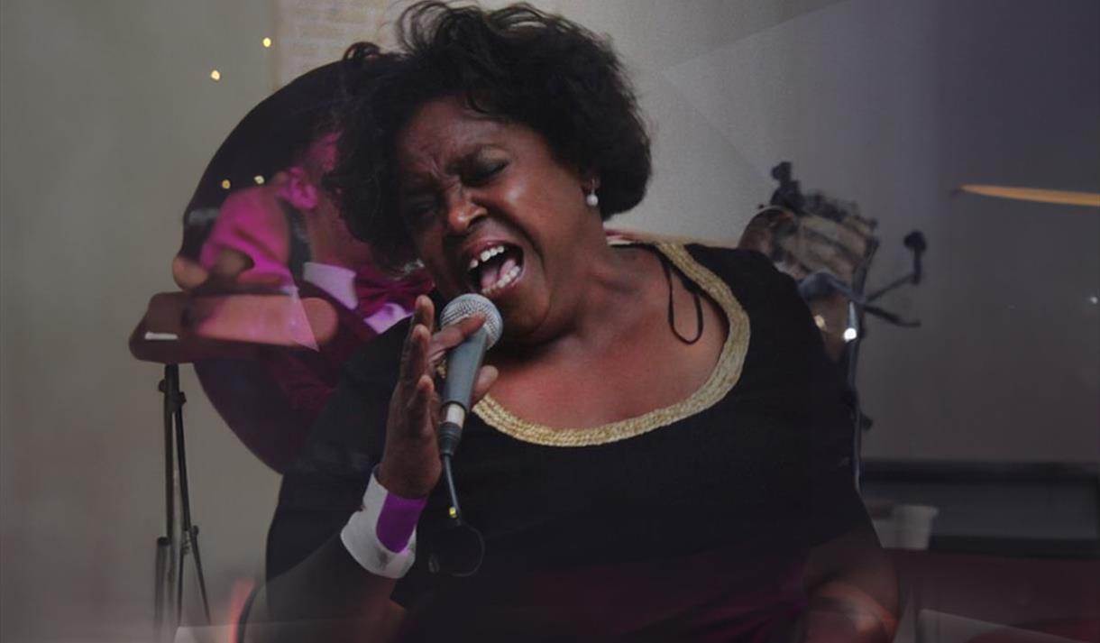 Aydenne Simone & The Big Mama Trio
