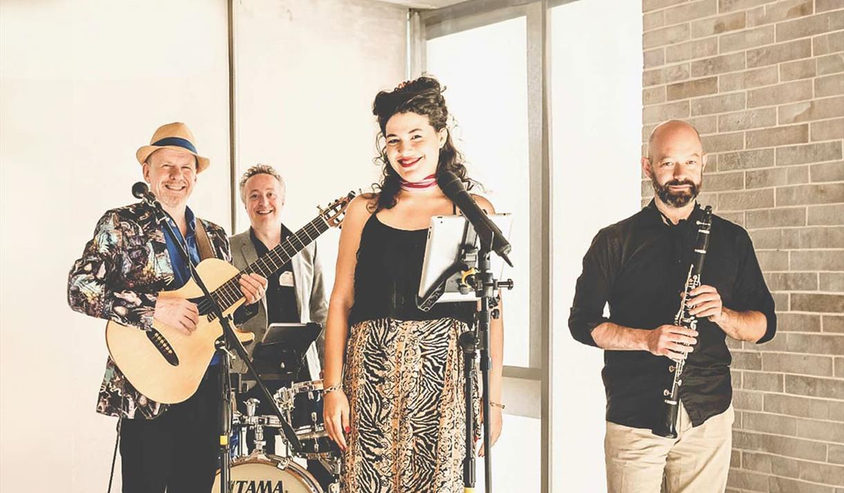 Sambossa New Year's Eve Dinner Set
