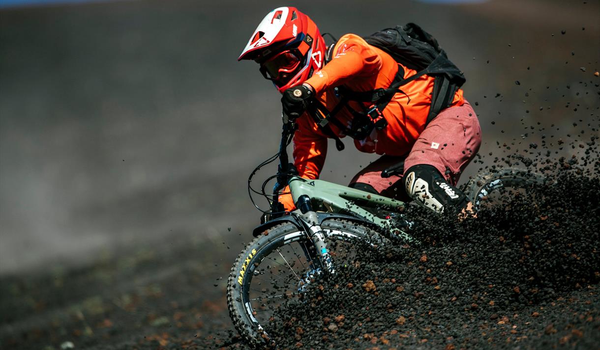 Brett Tippie – The Right Line
