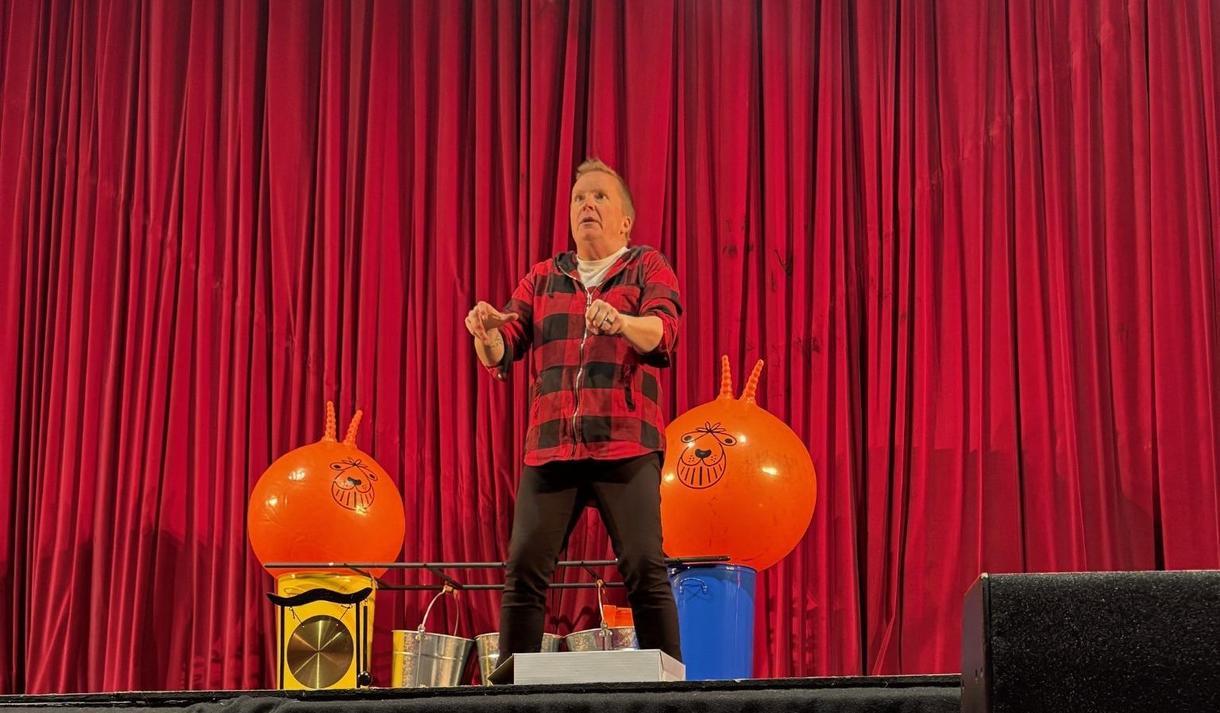 The Em Show: Tales from a Little Laughing Lesbian
