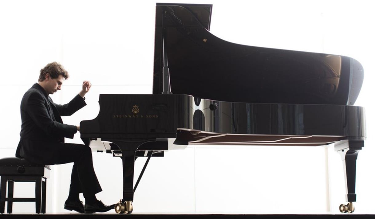 Jayson Gillham, Piano
