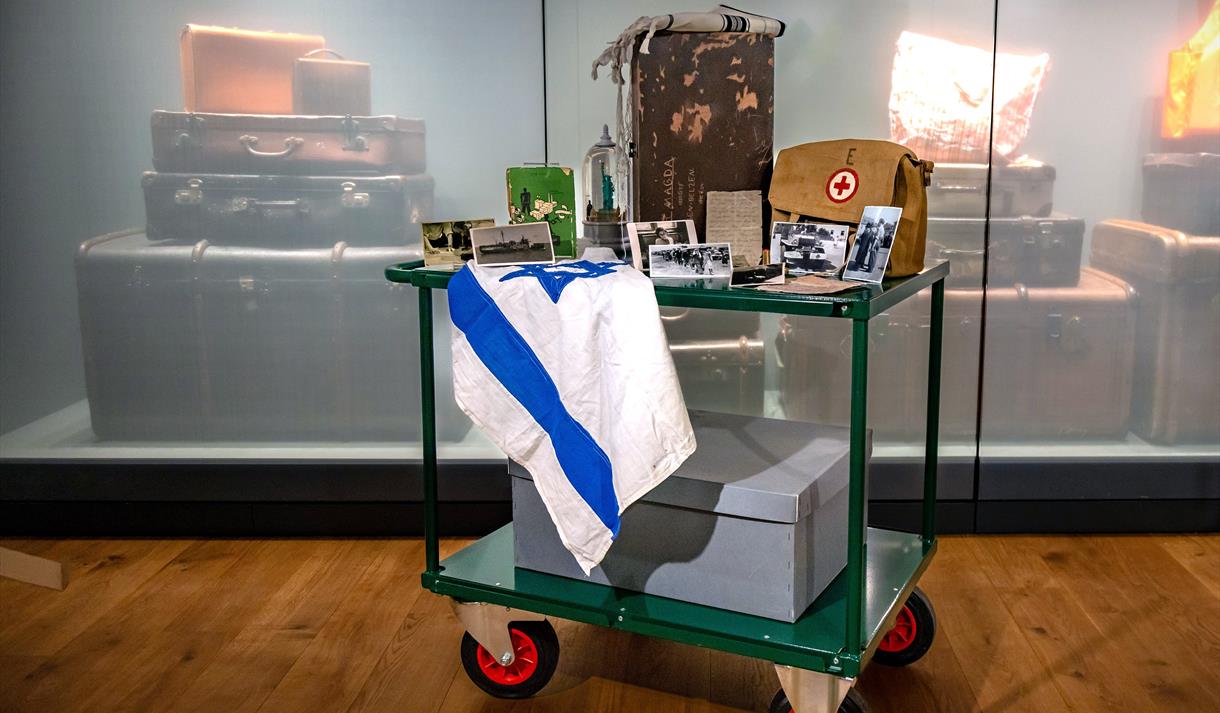 Handling Box Workshop - Experiencing Liberation

