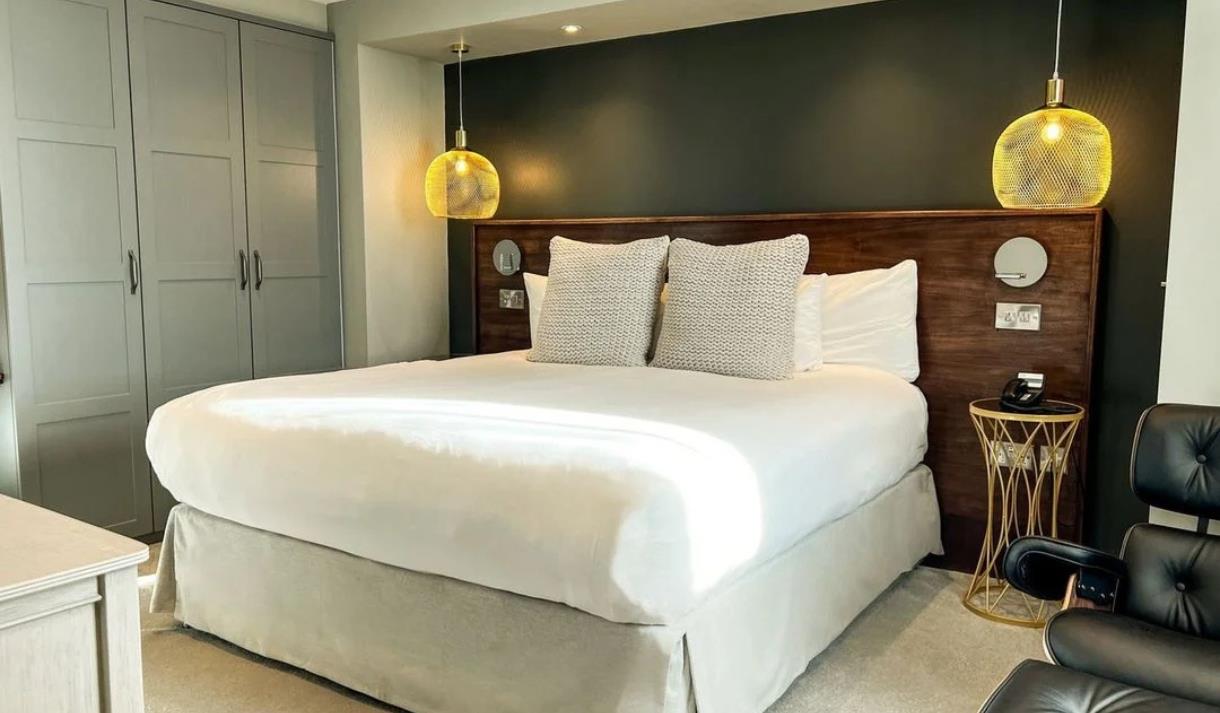 The Orchard Hotel - Suite
