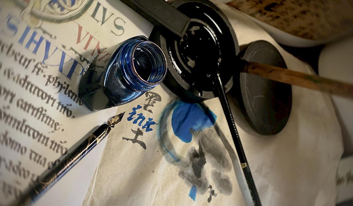 1525: Calligraphy - Tracing cultures and finding flow
