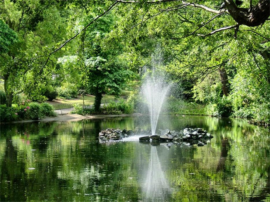 AB0009-Arboretum_pond_(©NottmCityCouncil)